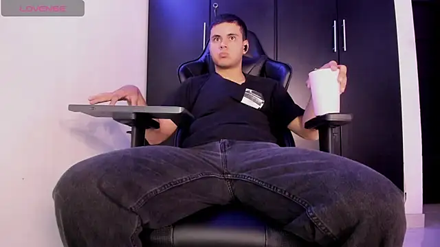 liam_mateo - Liam_Mateo's free webcam - UK Sex Cams