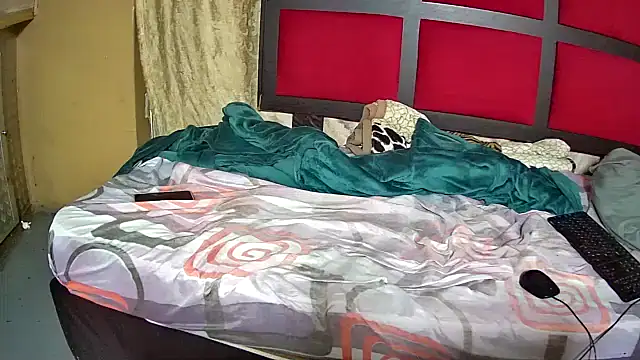 Exotic_FreakyQueen webcam