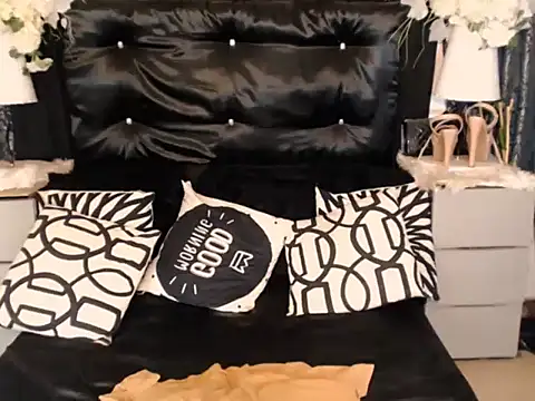 playfullmaniac - Playfullmaniac's free webcam - UK Sex Cams