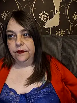 HousewifeMilf_Courtney webcam