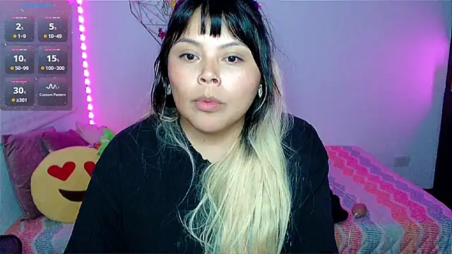 EllieMoonX webcam