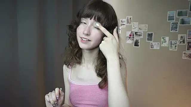 dellaleck (F teen) - Flash my little butt >_<