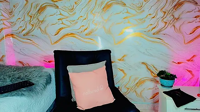 EbonyHansNight webcam