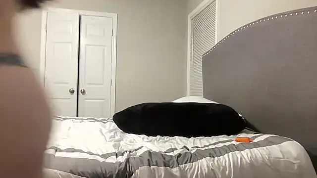 Sweettemptation465032 webcam