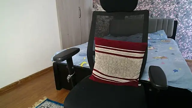 little_princess01 - Little_princess01's free webcam - UK Sex Cams