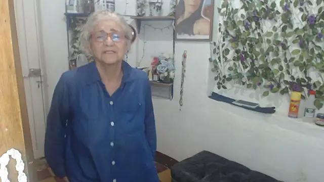 FunnyGrandma webcam