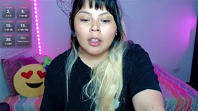 EllieMoonX webcam