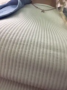 merlindave (F young) - Finger pussy /naked✌️🫦