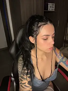 i_am_nina_ (F young) - beads anal x5