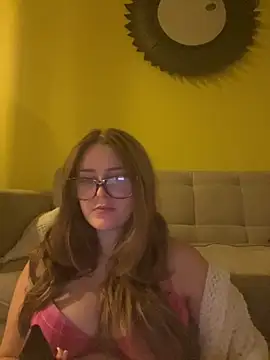 Webcam Model (cherryrosealiee)  is live.Free join now!