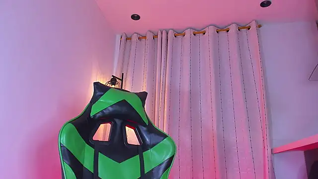 SweetLittleQueenBat webcam