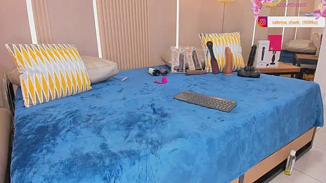 sabrina_shark_ webcam