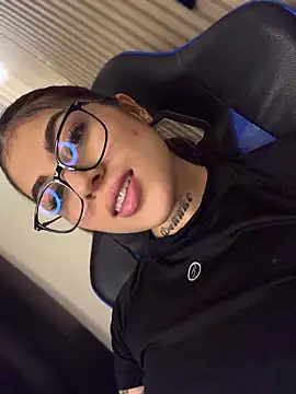 sarasanders_4 (F young) - Plug anal + oil in my ass