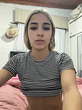 Babylovetierna1 live sex cam