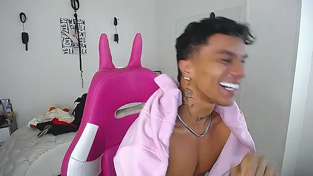 Leonard_Price webcam