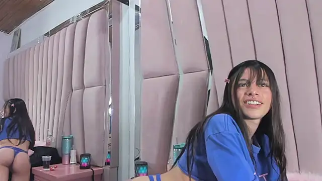 Sasha_Petitte webcam