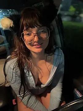urpuppymoon (F young) - 💦 SQUIRT IN PARKING LOT NAKED 💦