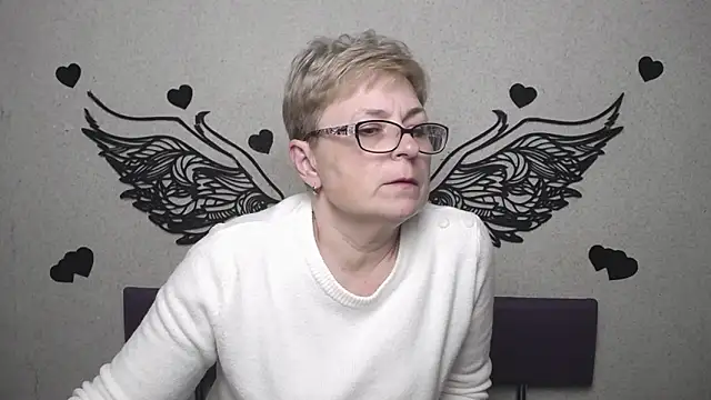 EmiliaGree live sex cam