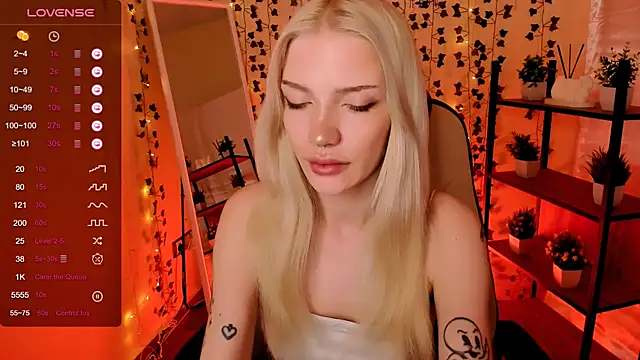 AnyaTaylor_ webcam