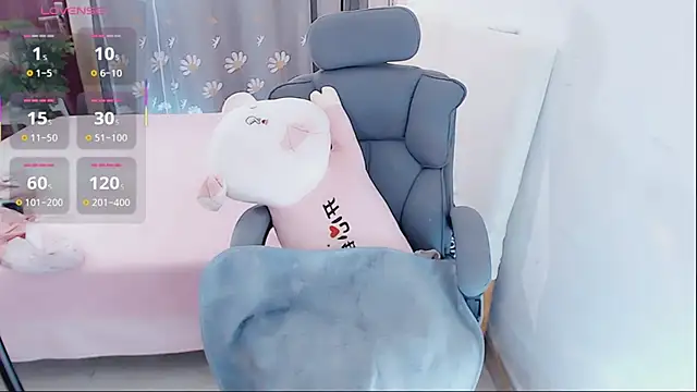 美女yaoyao-baby520在线直播