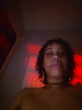 Lunalovesyou8 webcam