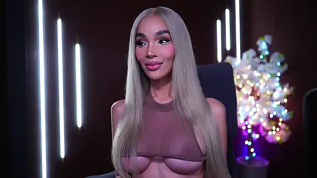 Model: xxforyoureyesonlyxx