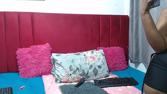 HipsDontLieX95 webcam