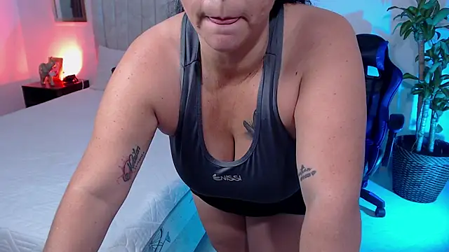 ashleylove_prg webcam