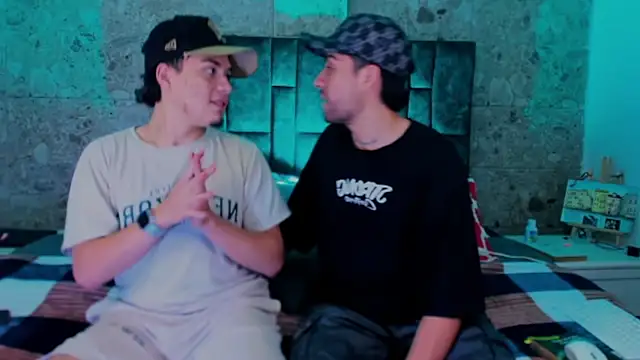 alex_and_christhoper webcam