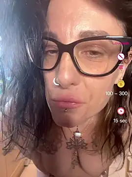 Itsivybelle_filthymilfuk webcam