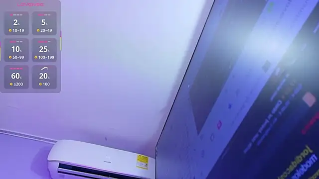 bigcurvymoomy webcam