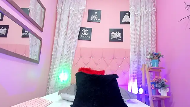 liam_evvan (M twink) - Two fingers in my ass