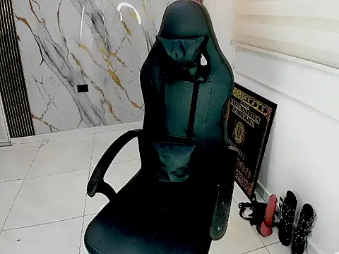 queen_findom1 webcam