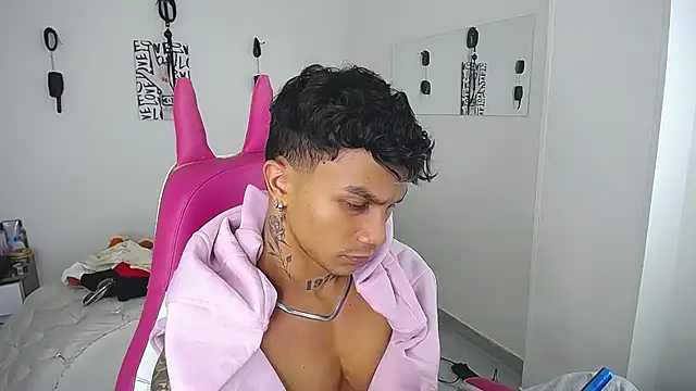 Leonard_Price webcam