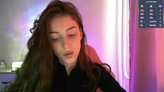 eskatmi Stripchat cam model