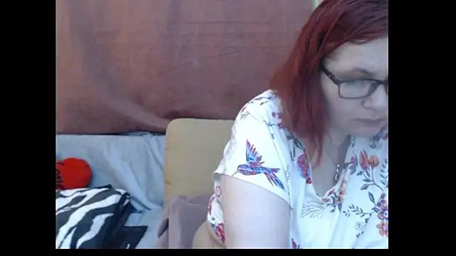 PlayfullMature webcam