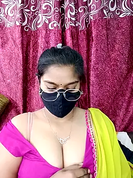 Webcam Model (Jasmine_jaaan)  is live.Free join now!