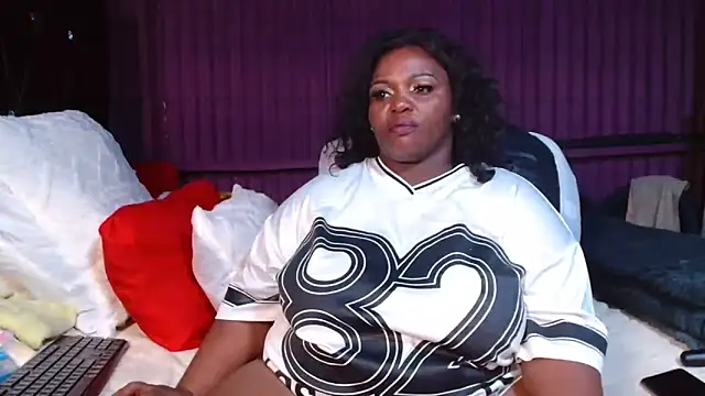 Bustyboobs02xx webcam