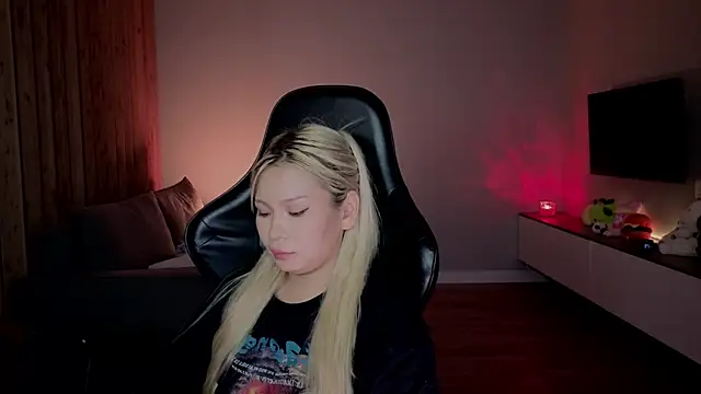 RileyMee Stripchat cam model