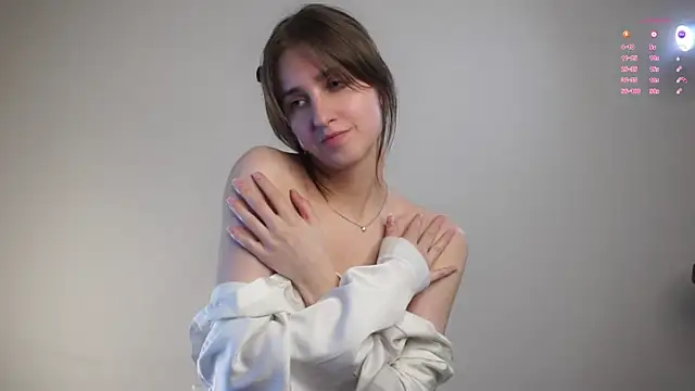 ClarineCasebolt webcam