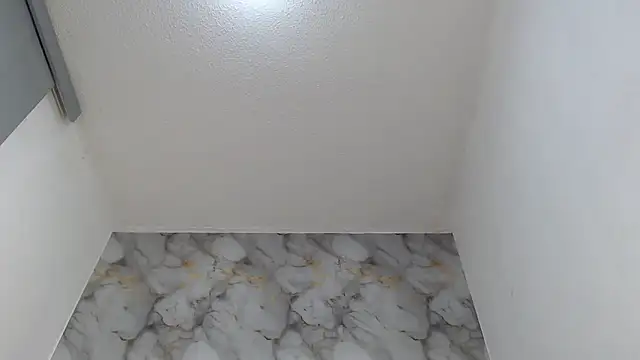 brown_halos (F young) - 2 fingers in my ass and milk🤞💦