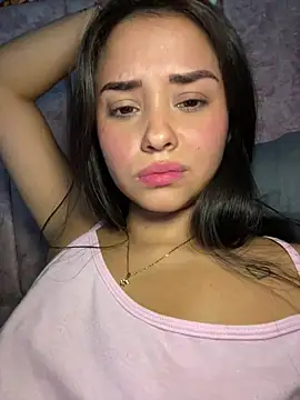 Webcam Model (Kimmymadison-)  is live.Free join now!