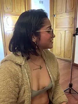 LilithMonette webcam