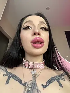 Webcam Model (Molly__Moon)  is live.Free join now!