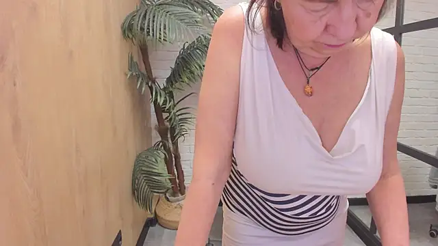 LindaPassionate webcam