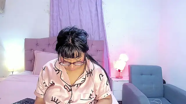 Latinabombsheell webcam