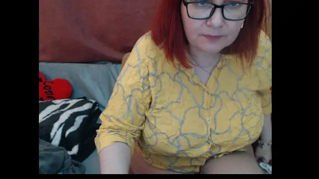 PlayfullMature webcam