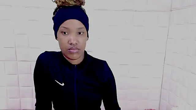 EroticSexyPrada webcam