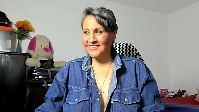 Merlyna_Goldenss webcam