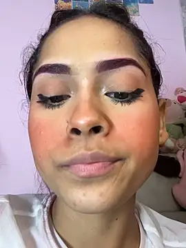 victoria_gloow webcam